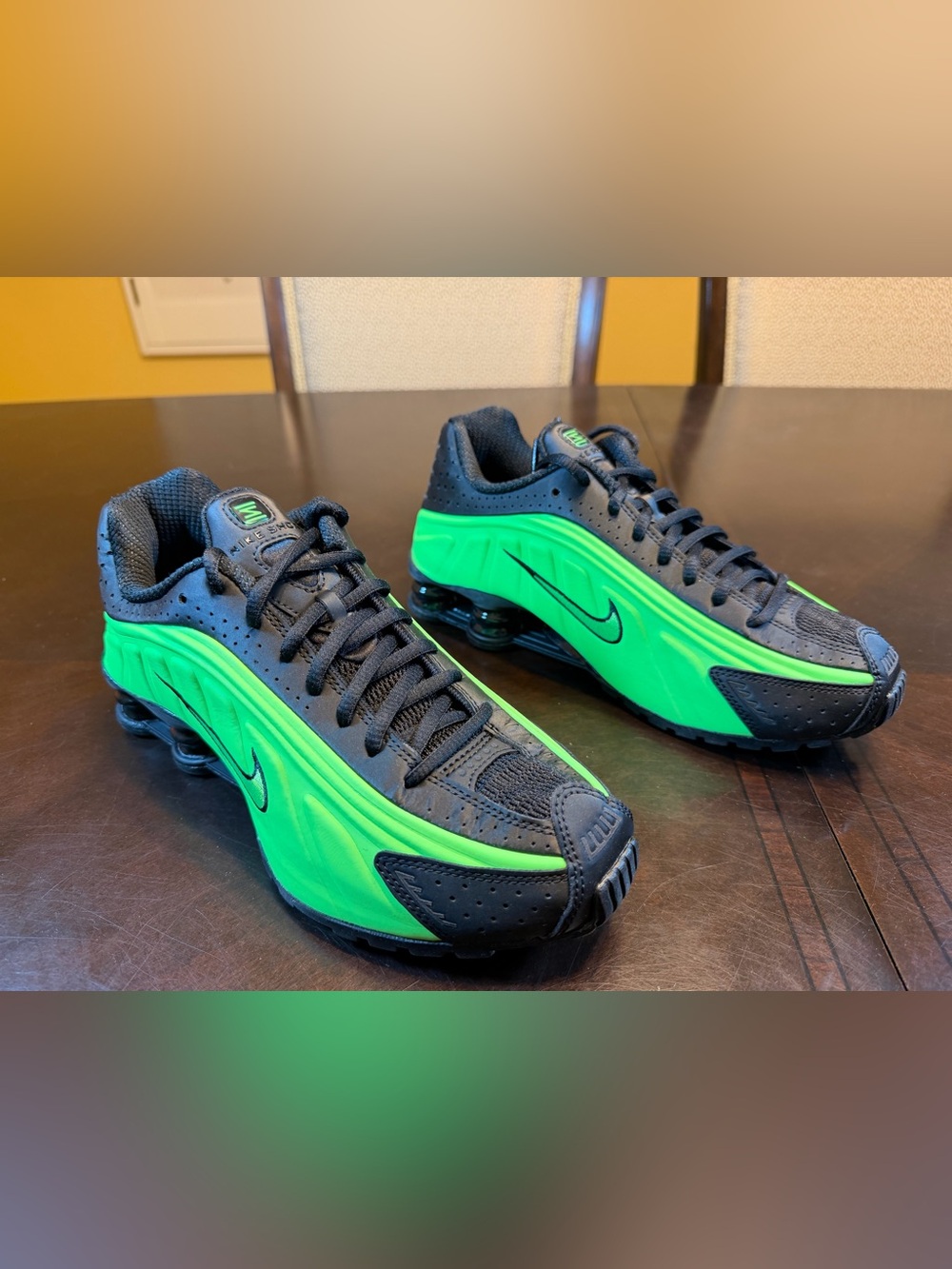 New Nike Shox R4 Green Black Sneaker Shoes Size US 7.5 M / 9 W